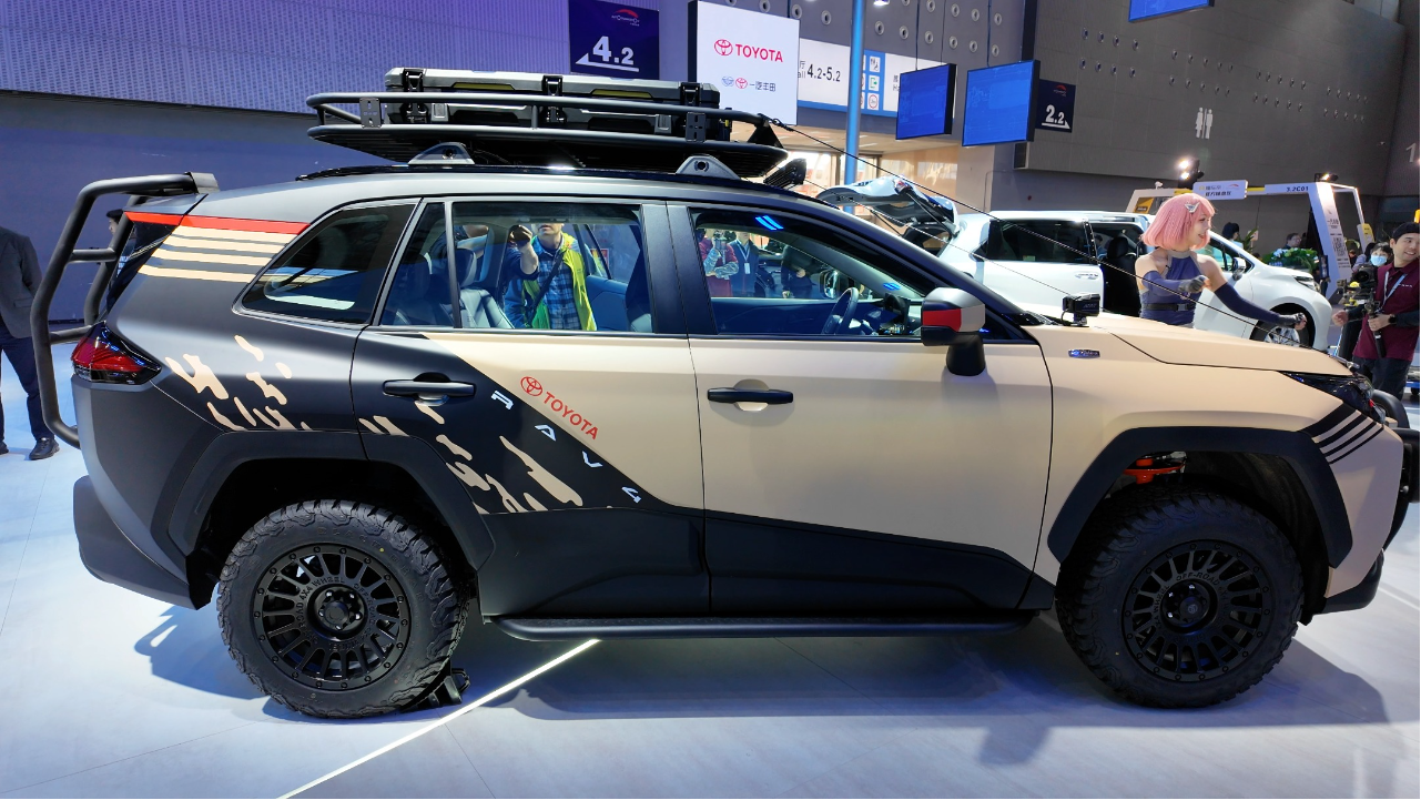 全新一汽丰田RAV4荣放视频 外观大气...