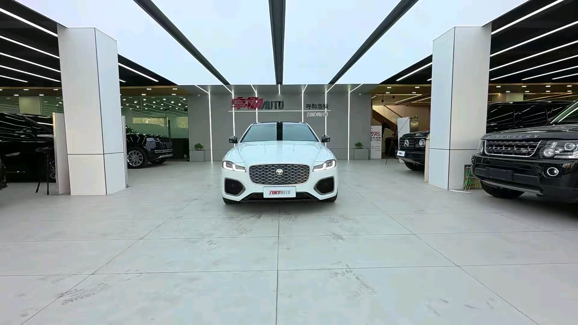 捷豹XFL 24款 2.0T P300 四驱旗舰运...